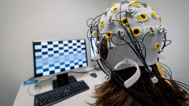 Der EEG (Elektroenzephalographie) Labor der FernUni Schweiz